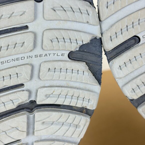 Brooks Adrenaline GTS 22 Athletic Running Shoes Womens 10 Blue White Low Top - Picture 8 of 12